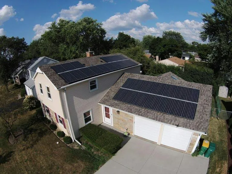 Chicago suburban home with rooftop solar panels earning Illinois Shines SREC payments