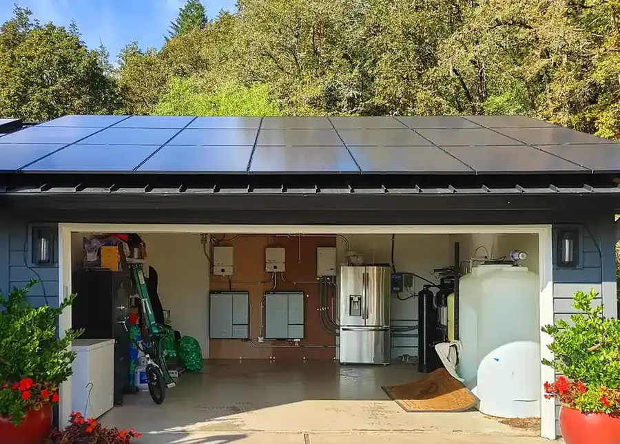 Oregon home with rooftop solar panels installed under the Energy Trust of Oregon program